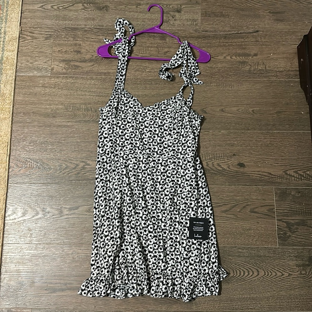 NWT Lulus sundress
Size large